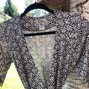 Lilly Pulitzer 100% silk wrap navy dress with tie detail on sleeve size small